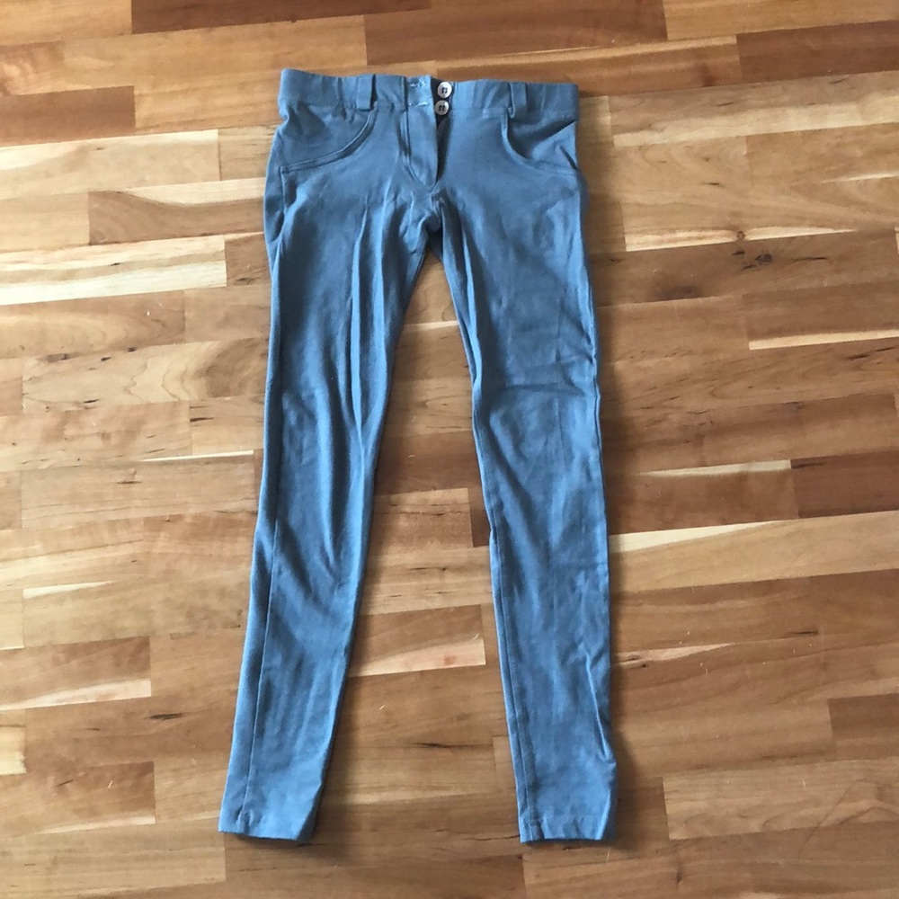 Freddy’s legging pants